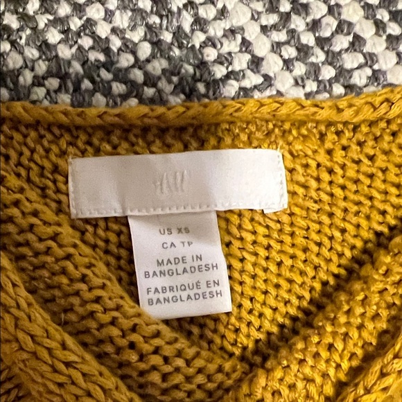 H&M Golden Knit tank top - Picture 3 of 3